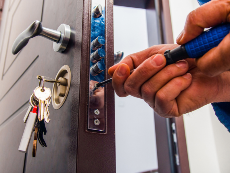 Installation de porte blindée par VNC Services